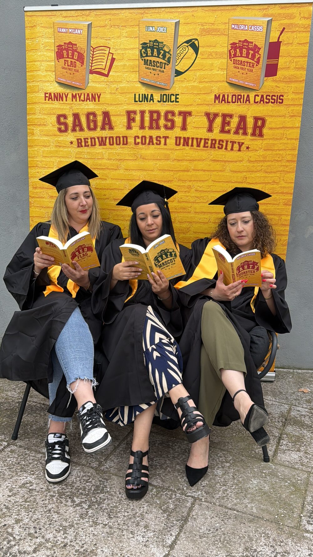 Trois autrices en train de lire