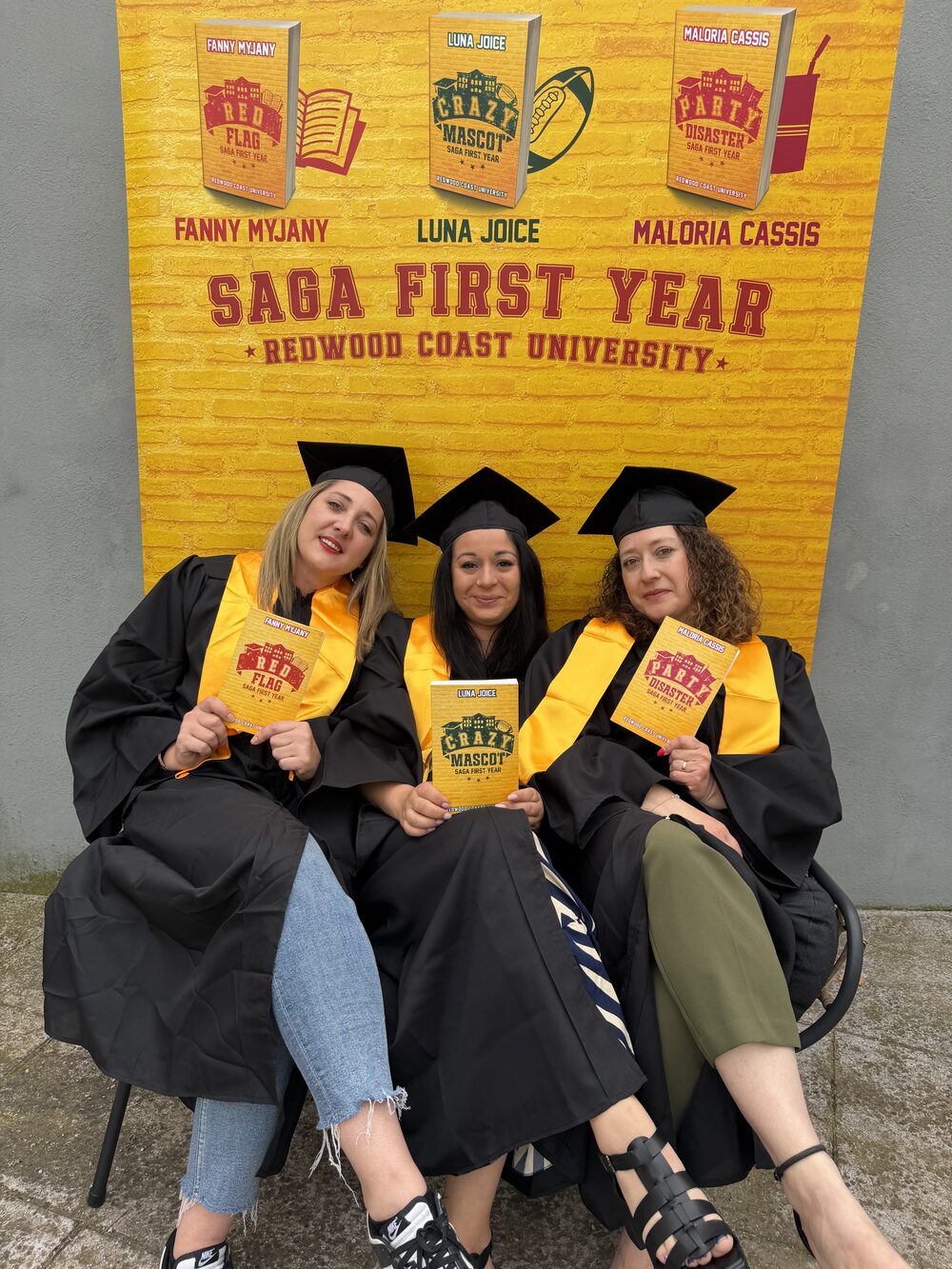 Trois autrices avec leurs livres